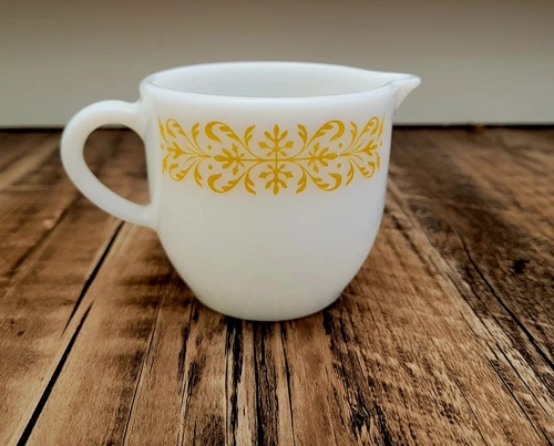 htf rare vintage pyrex "GOLD" filigree corning decor small creamer
