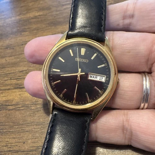 Seiko Watch Men 34mm Black Dial Gold Tone Daydate Round 7N43-8A89 Needs Battery
