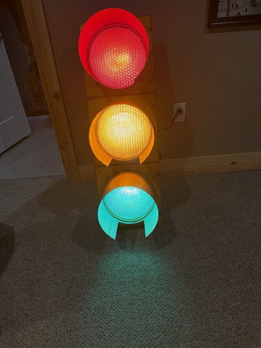 RARE -  AUTHENTIC Eagle 12" Traffic Light Old  bulb type with bubble lens  3