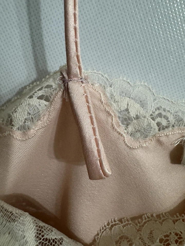 De Colección Christian Dior Mujer S Lencería Rosa Claro Encaje Borde Body Peluche Mameluco Foto 4 de 4