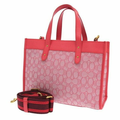 coach field tote 30 with horse and carriage print
