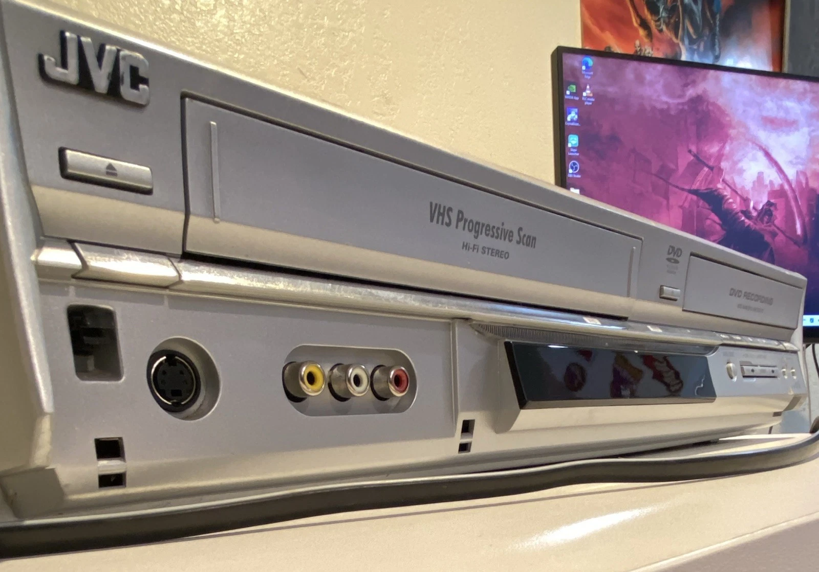 JVC DR-MV5SU VHS/DVD Combo VCR DVD Recorder, DVD-R/RW/RAM, Silver *STILL WORKING