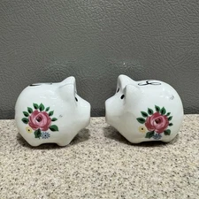 Vtg Ceramic Salt & Pepper Shakers Small 1.75” Pigs Floral Unused Condition