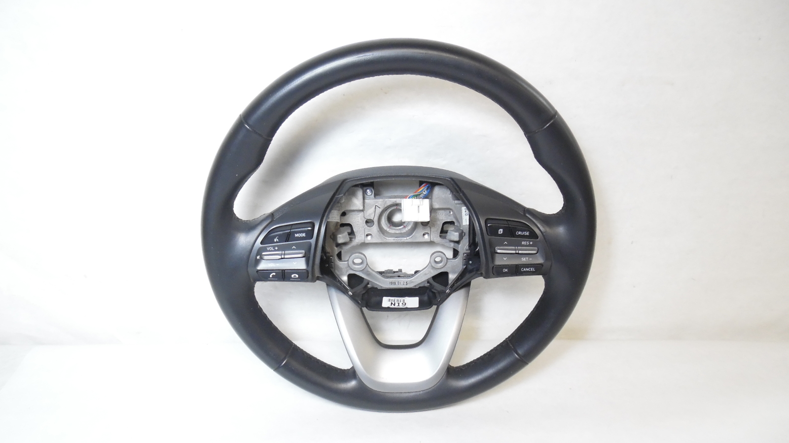 2019 Hyundai Kona SEL Leather Steering Wheel w/ Audio & Cruise Controls