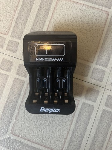 Energizer NiMH Battery Charger for AA and AAA Batteries CHP42US T40 - Picture 2 of 9
