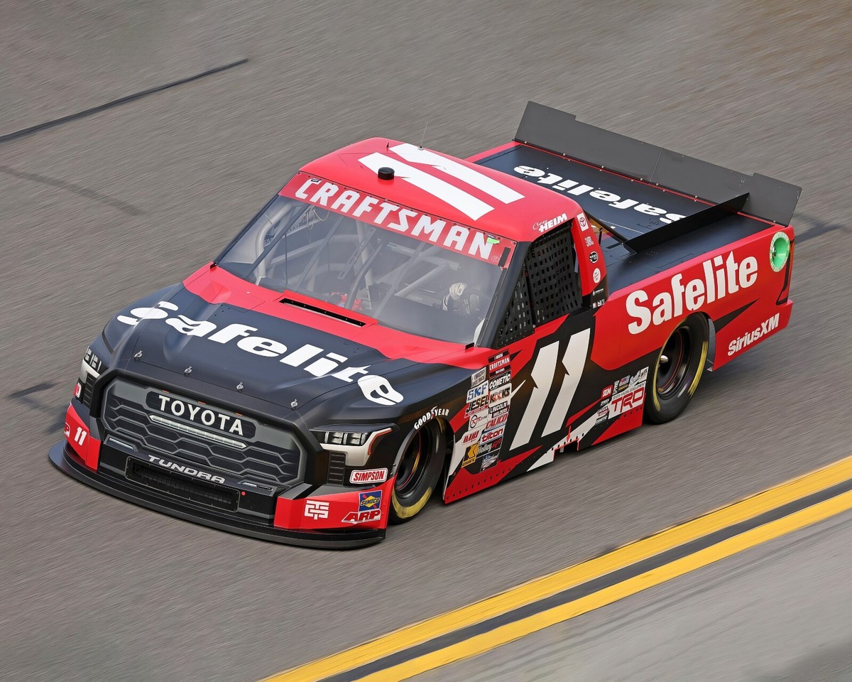 Corey Heim #11 NASCAR Craftsman Truck 2024 8