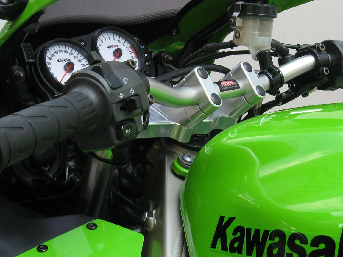 YK ページ Kawasaki Motorcycle 2001 OEM Parts Diagram for Labels