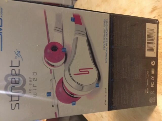 SMS Audio SMS-EB-PNK Street by 50 Cent Wired In-Ear Headphones - Pink - Image 4 of 4