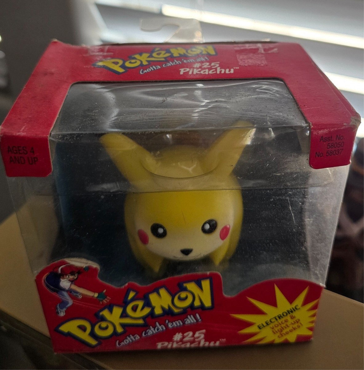 珍希少品 ポケモン ピカチュウ テレフォンコール Hasbro Pokemon 25 Pikachu Electroni Voice Light up Cheeks