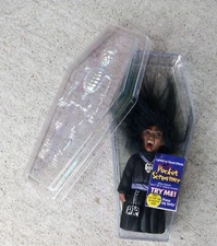 Halloween Pocket Screamer Screechers ZOMBIE Light Up Eyes Sound W/ COFFIN BOX