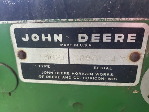 John Deere 110 garden tractor - Picture 3 of 3