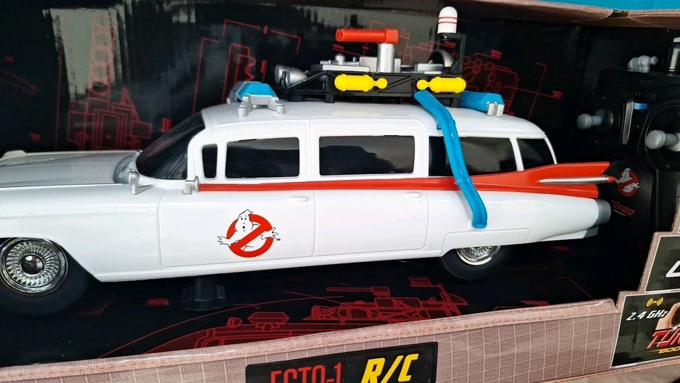 Vehículo de juguete Ecto-1 con control remoto Ghostbusters - Jada Toys; Hollywood Rides Foto 4 de 4