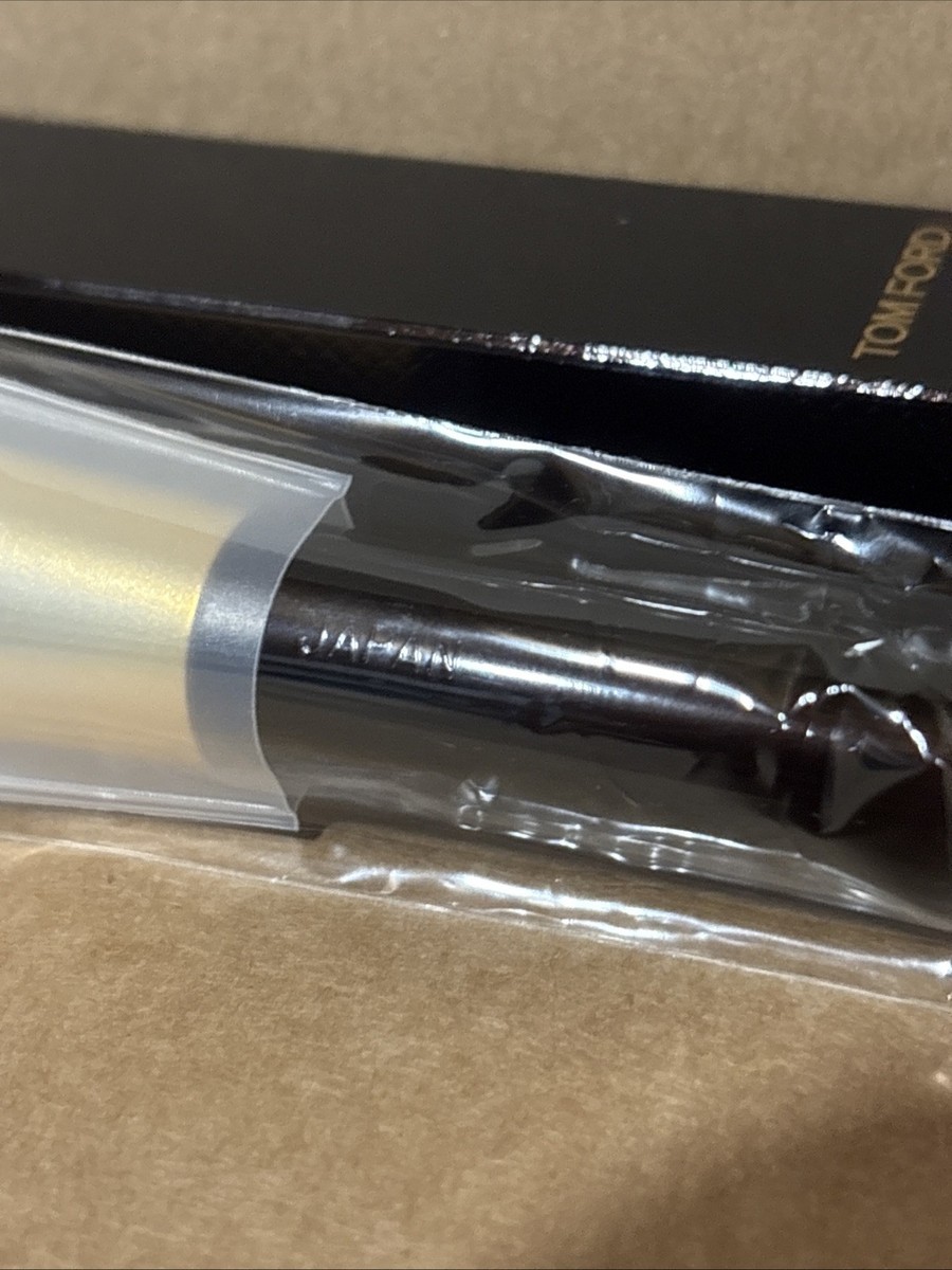 TOM FORD Makeup Brush - NATURAL HAIR (JAPAN) NEW IN BOX - 04 SHADE