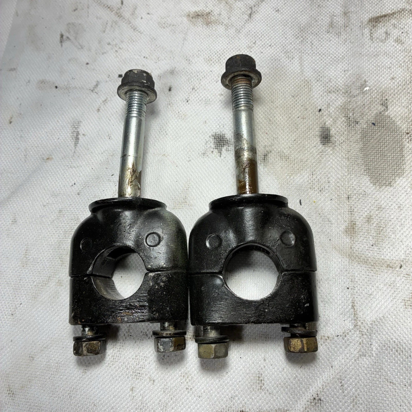 1985 85SUZUKI RM250 RM 250 Motorcycle Handlebar Handle Bar Mounts Bent Bolt