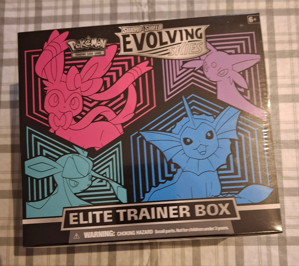 Nintendo Pokémon TCG Sword & Shield Evolving Skies Elite