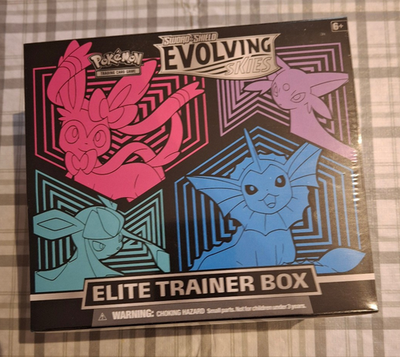 Pokémon EVOLVING SKIES Elite Trainer Box Pokemon Trading Cards: Evolving Skies Elite Trainer Box with