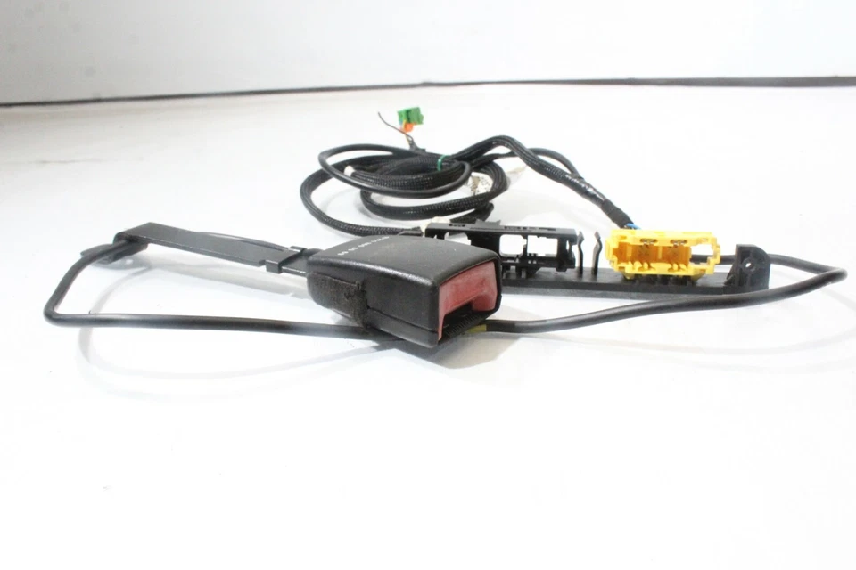 Mercedes-Benz E55 2004 conjunto de hebilla de cinturón de seguridad del lado del pasajero delantero derecho A1485 Foto 4 de 4