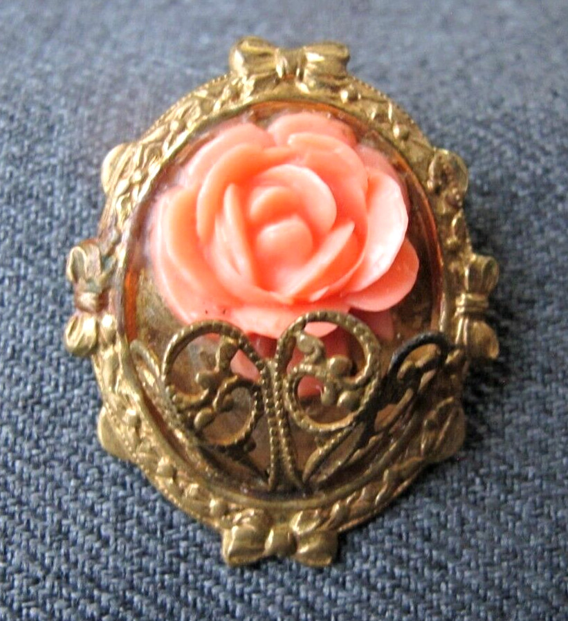 Vintage coral color plastic flower filigree golden metal  pin brooch