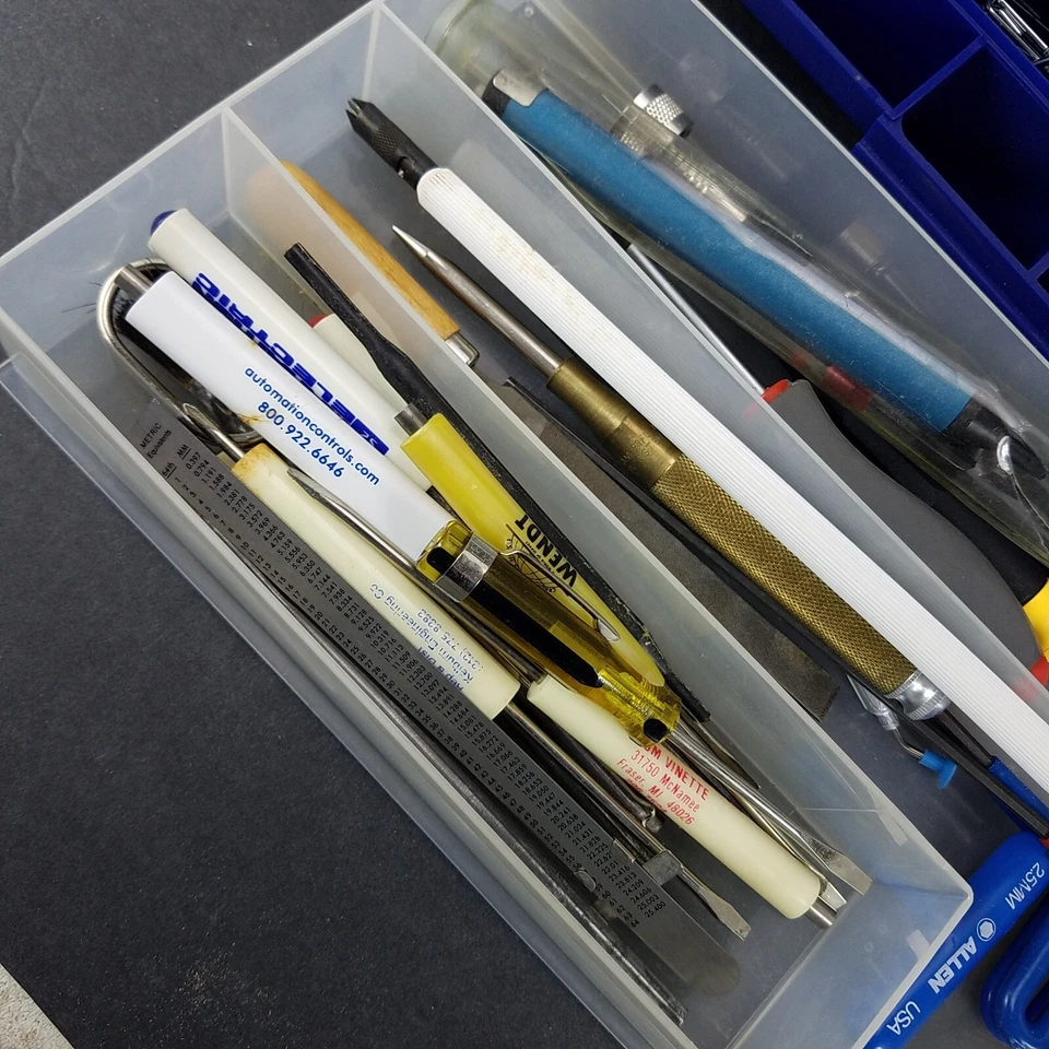 Akro-Mils SingleBox 16 Utility Storage Organizer Lot of Tools Picture Hanging - Image 4 of 4