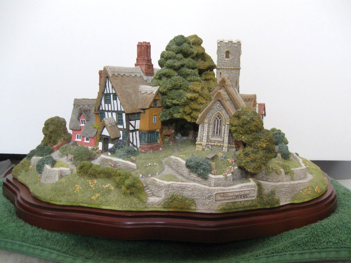 Rare Lilliput Lane - Saxham St. Edmunds - MIB with COA Ltd