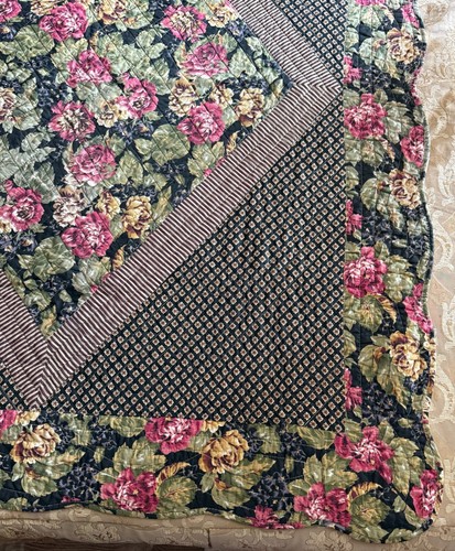 Great Finds Collection Reversible Quilt Throw 60”x48” Floral Nature Lap Blanket - Picture 3 of 7