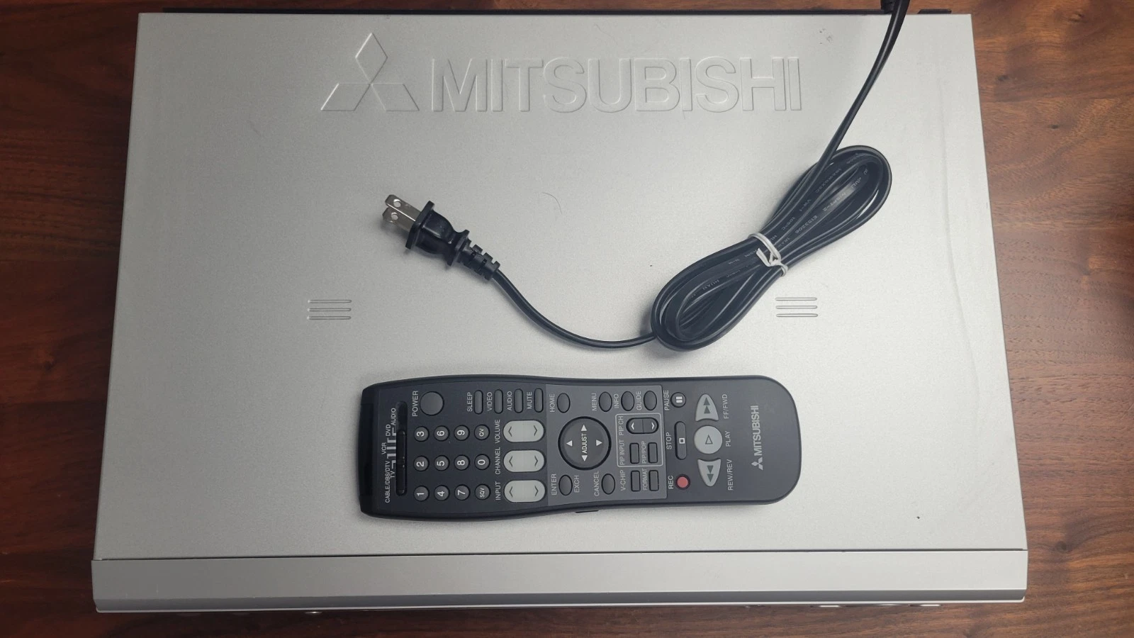 Mitsubishi HS-U748 S-VHS VCR - Thumbnail 3