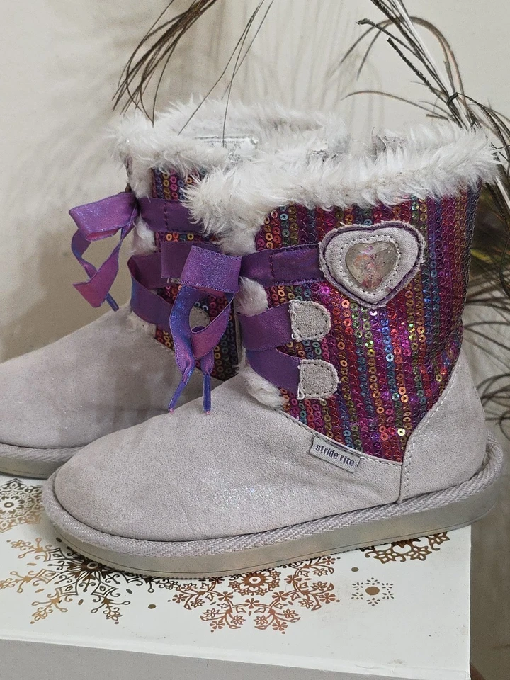 Stride Rite Disney Frozen Acogedora Lentejuelas Niñas Plata Tacón Plano Bota Elsa Anna S10 Foto 2 de 4