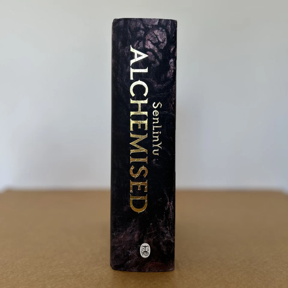 Alchemised by SenLinYu - Exclusive Waterstones Sprayed Edges Hardback Book - Image 4 of 4
