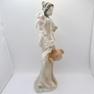Wedgwood Classic Collection figurine winsome H/31cm 12 Wedgwood Classic Collection figurine winsome H/31cm 12