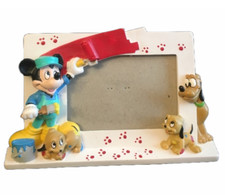 VINTAGE The WALT DISNEY CLASSIC MICKEY MOUSE 3 D PICTURE FRAME.