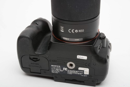 Sony Alpha A57 16.1 DSLR w/18-70mm Zoom Lens, 2batts, charger, Only 15K Acts - Picture 16 of 17