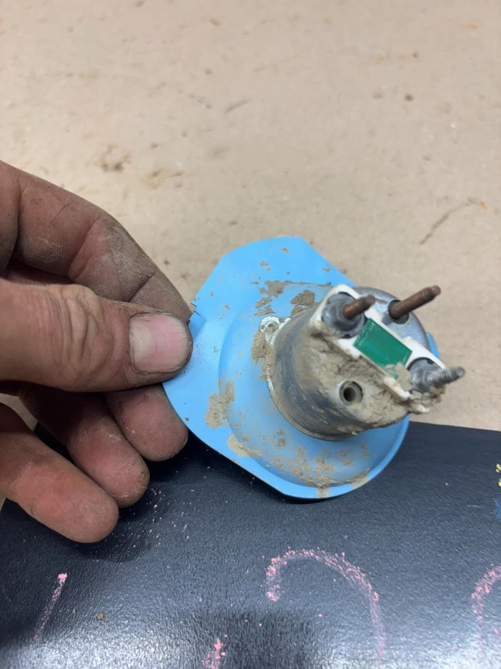 Chevy Squarebody GMC 1981-1989 manómetro de presión de aceite eléctrico unidad de envío C10 K10 Foto 4 de 4