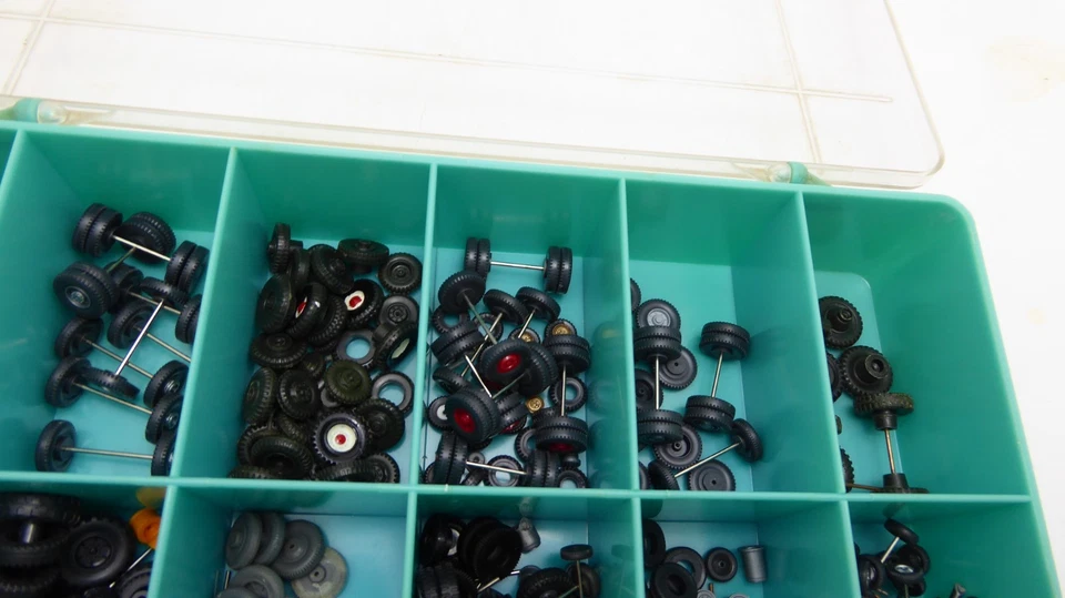 Modellbau Konvolut Räder und Achsen für Modellautos - Bild 4 von 4