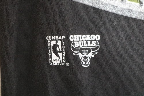Vintage Chicago Bulls NBA Champions 1998 Men's M T-Shirt Black 2 Sided Changes - Picture 3 of 8