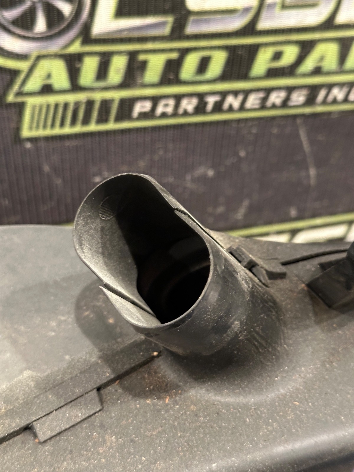 2017 AUDI R8 SPYDER REAR RIGHT AIR GUIDE DUCT OEM 4S7 121 334
