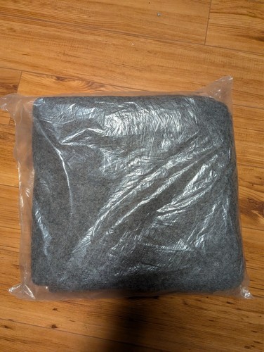 Classic Camper Blanket – GRAY – NOS – 59" x 86” – SEALED – Made in Canada - Bild 3 von 8