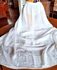 Early 20th Century Linen Small Pleated DIRT