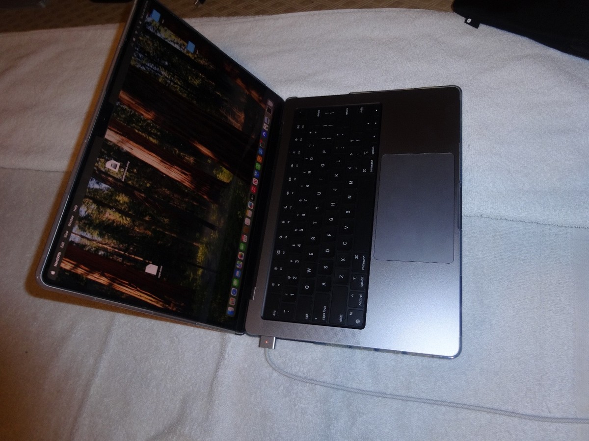 Apple 2023 MacBook Pro 14