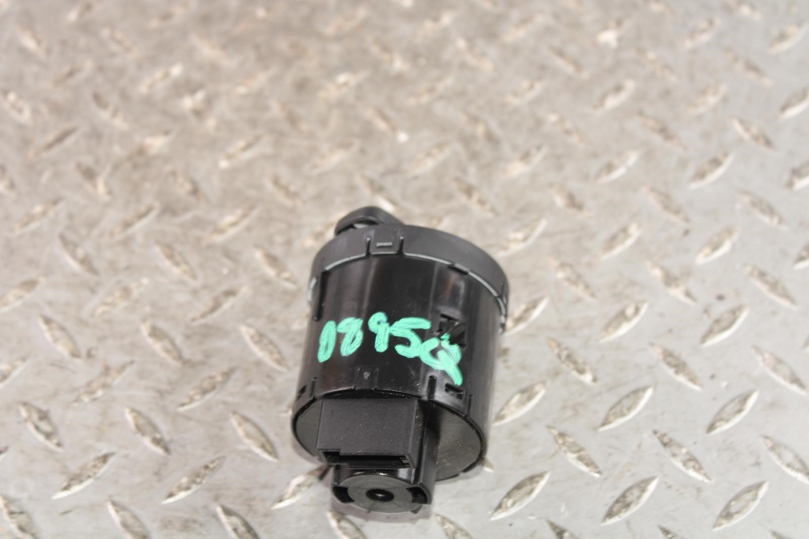 14-17 Ghibli Dash Headlight Head Light Lamp Control Switch Knob Factory OEM WTY