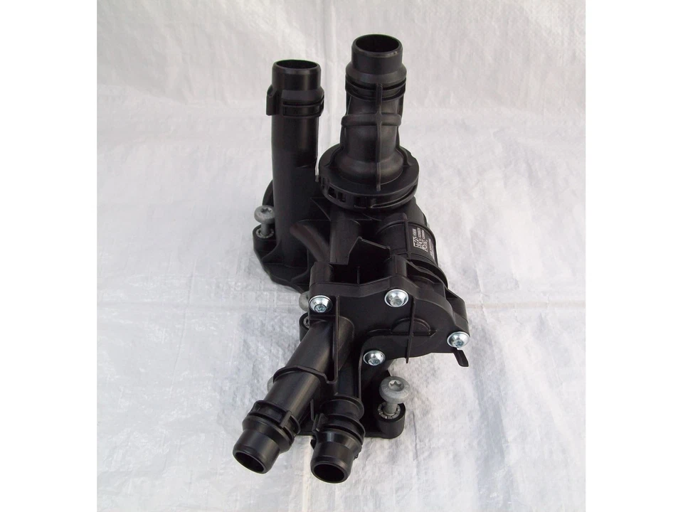 Regulador de refrigerante genuino VW Tiguan AD BT 05L1211N 2015 en adelante Foto 3 de 4