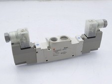 New One SMC VQZ3220-5YZ1-02T Solenoid Valve
