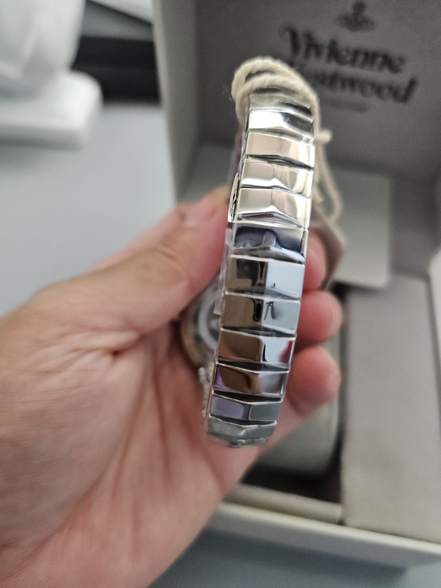 Vivienne Westwood バングルウォッチ シルバー Vivienne Westwood Swiss Movement Silver Stainless Steel Women's