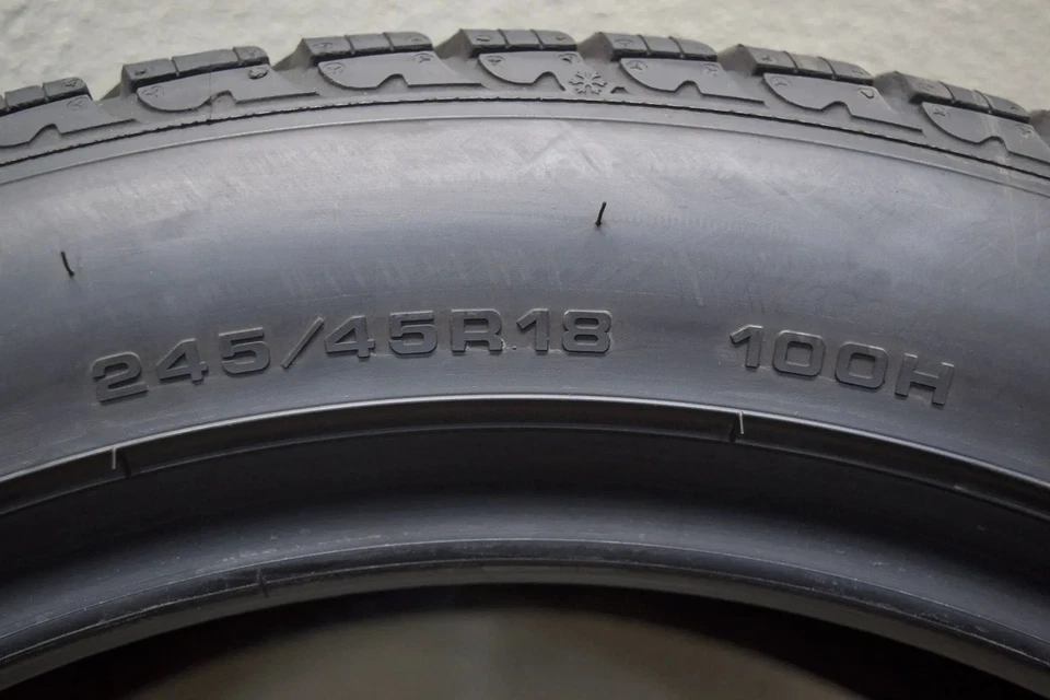 2x Goodyear UltraGrip 8 * 245 45 R18 100H M+S Winterreifen DOT21 7mm S074S - Bild 4 von 4