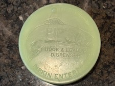 Vintage Original Pipkin Enterprises Pip's Hook and Leader Dispenser