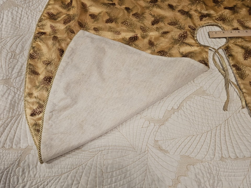 Martha Stewart Christmas Tree Skirt Pinecones Gold Accents Elegant