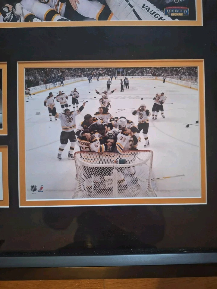 Imagem emoldurada Boston Bruins 2011 Stanley Cup Champions jogo usado gelo/água - Imagem 4 de 4