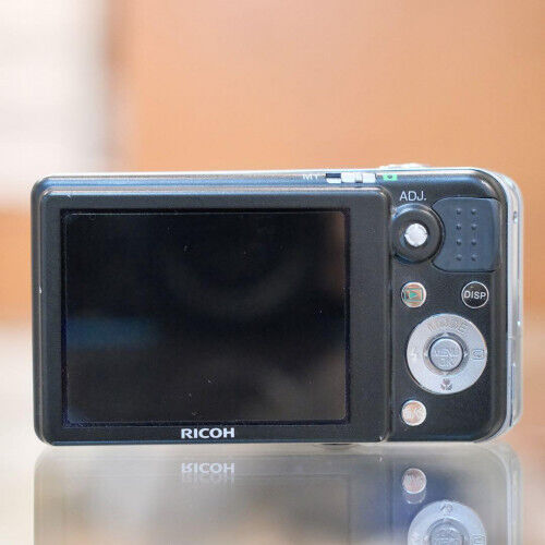 Retro CCD RICOH Caplio R7 Working Compact Digital Camera Retro CCD RICOH Caplio R7 Working Compact Digital Camera