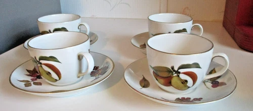 Vintage Royal Worcester "Evesham" (4) Cups and (4) Saucers
