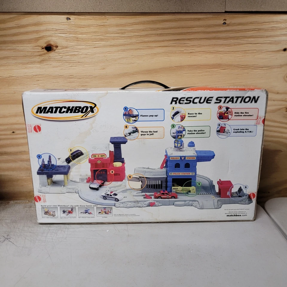 2002 Matchbox Rescue POLICE STATION FIRE STATION (Sealed) MATTEL - Image 2 of 4