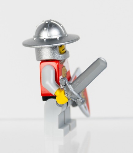 LEGO Castle/Kingdoms Lion Knights Pawn Minifigure (#853373) Used+Fast Ship - Picture 3 of 4
